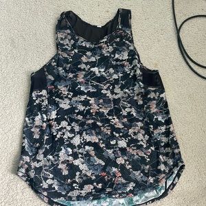Lululemon LOVE tank (older style) size 6